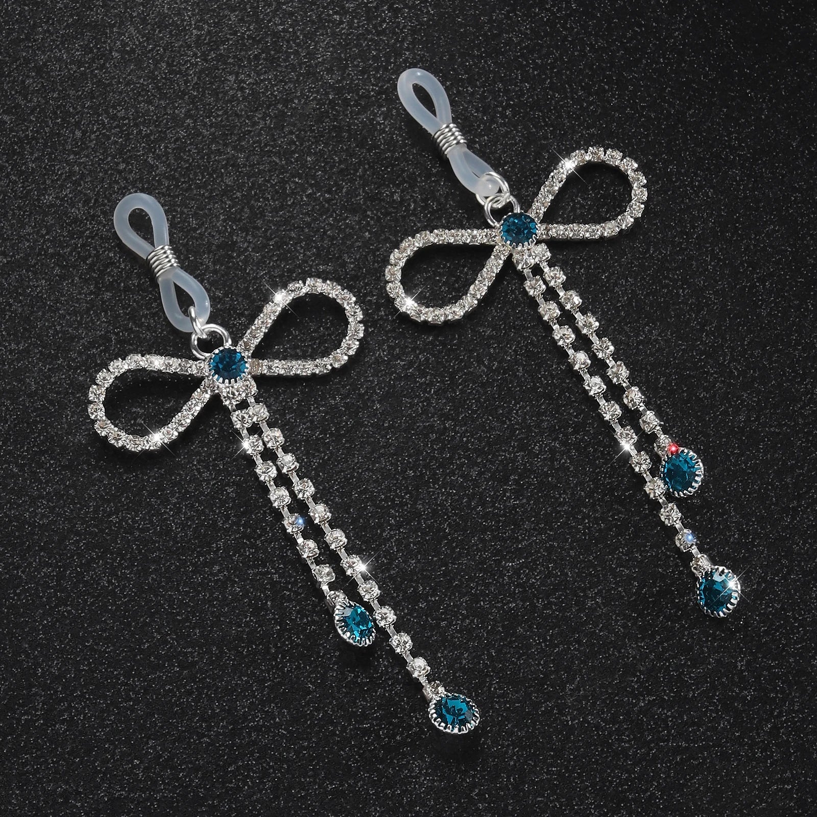 1 pair of sexy vintage bowknot rhinestone chest chain, suitable for wearing at nightclubs, parties, and Valentine's Day